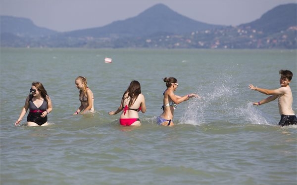 Szombaton 14 helyszínen tartják a Balaton napját