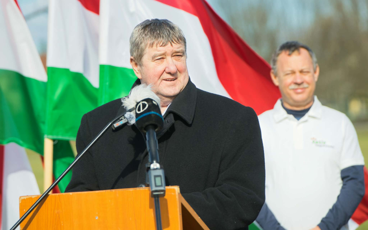 Balesetet szenvedett Tállai András államtitkár