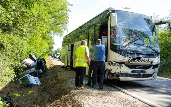 Meghalt két ember egy balesetben az 54-es főúton Bócsánál