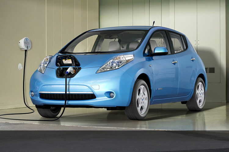 Tovább nő az elektromos autók egy töltéssel megtett hatótávolsága