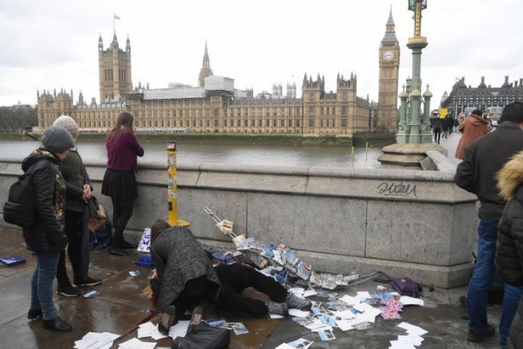 Nyomoz a rendőrség, hogy vajon egyedül cselekedett-e a londoni merénylő